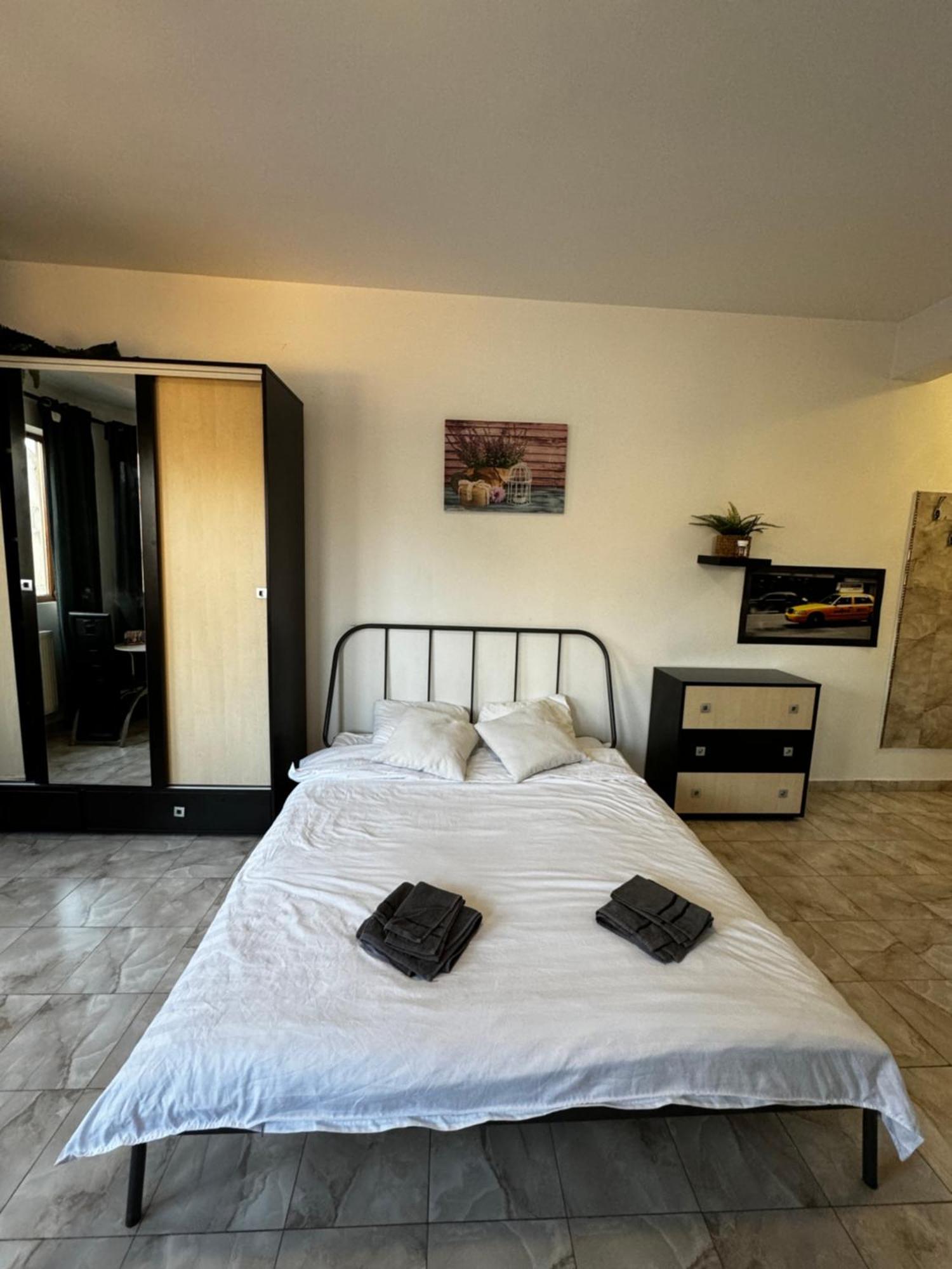 Old Town Studios By Chr Luxury Property Bukares Bagian luar foto
