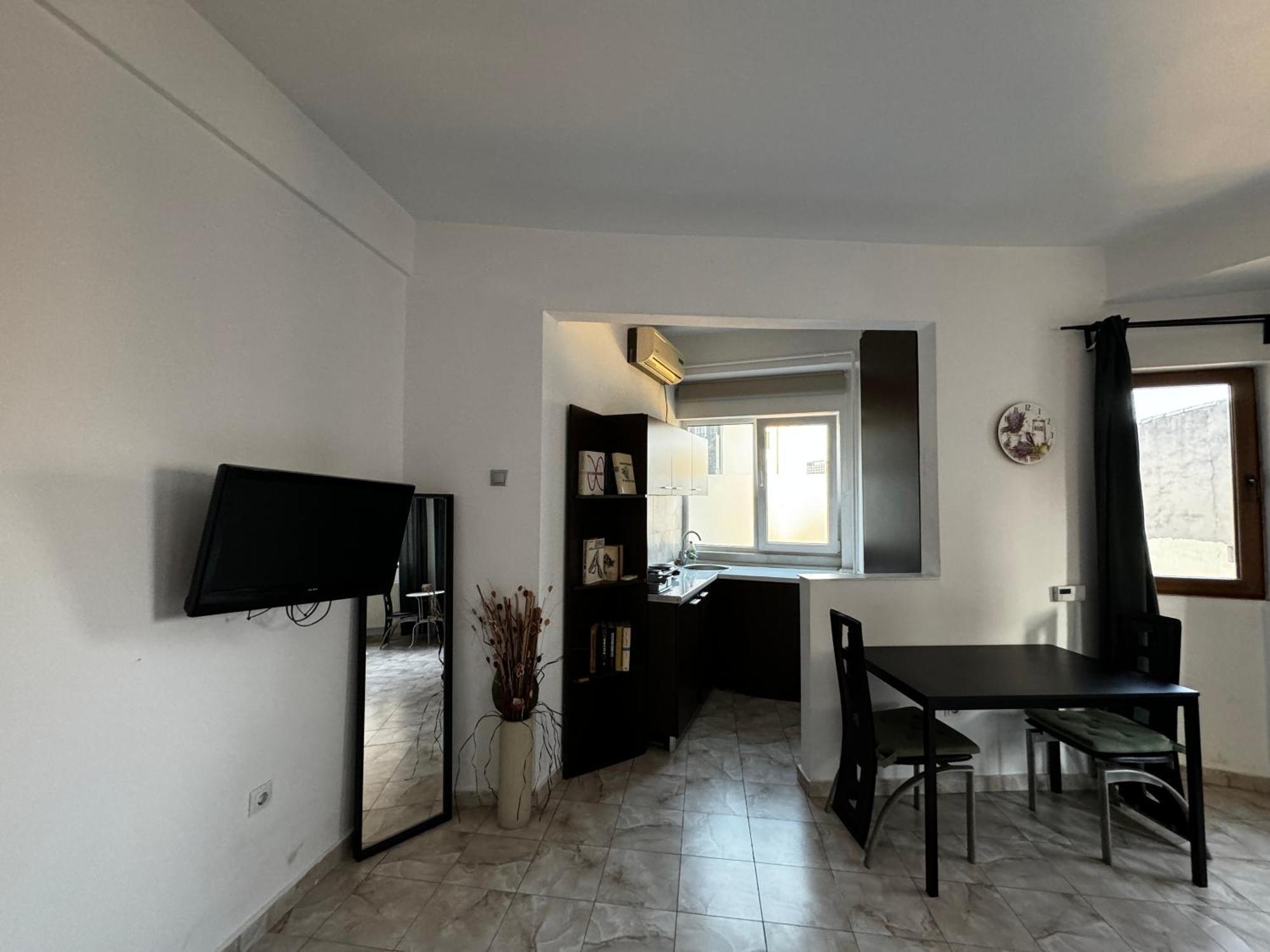 Old Town Studios By Chr Luxury Property Bukares Bagian luar foto