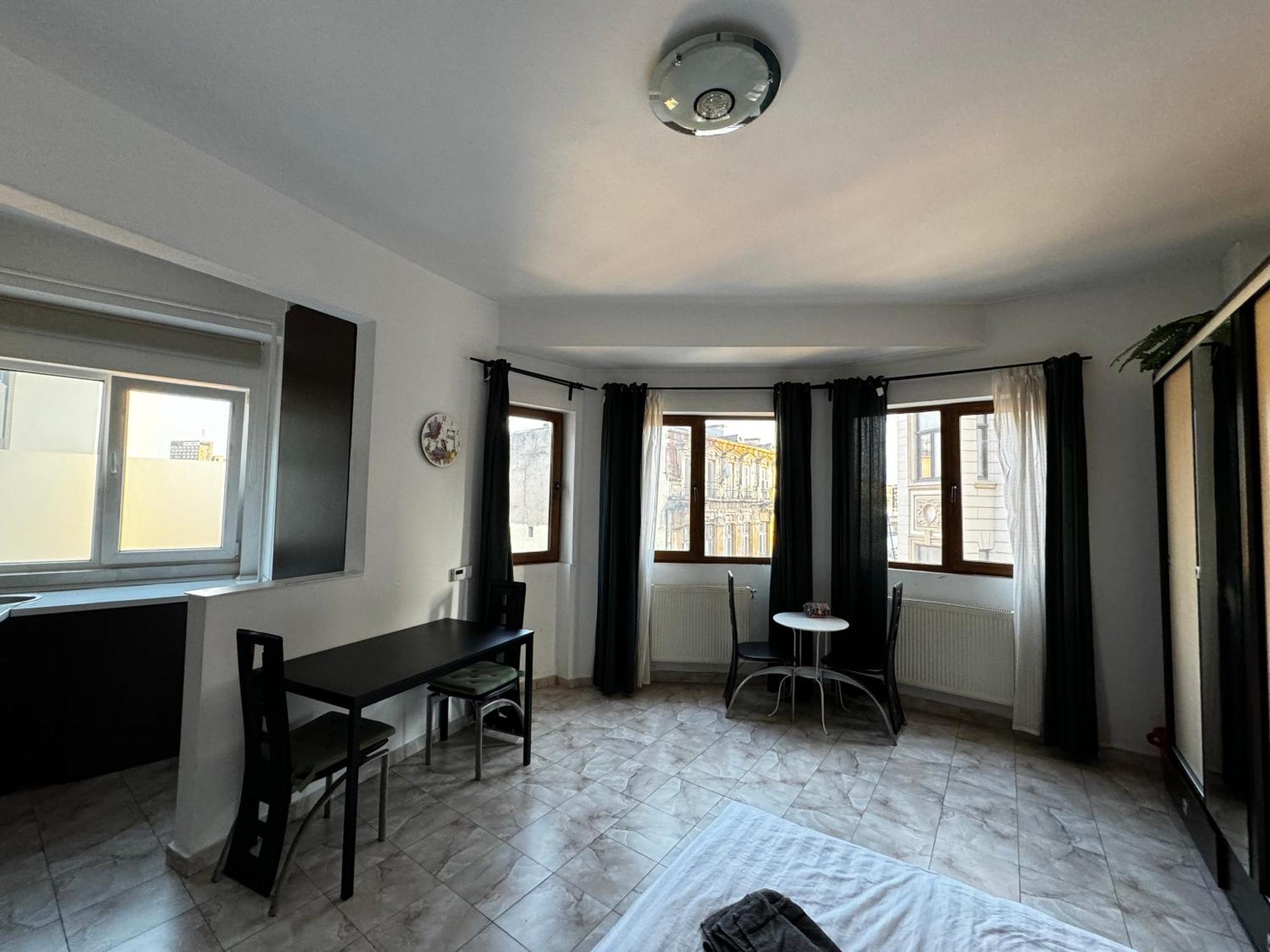 Old Town Studios By Chr Luxury Property Bukares Bagian luar foto